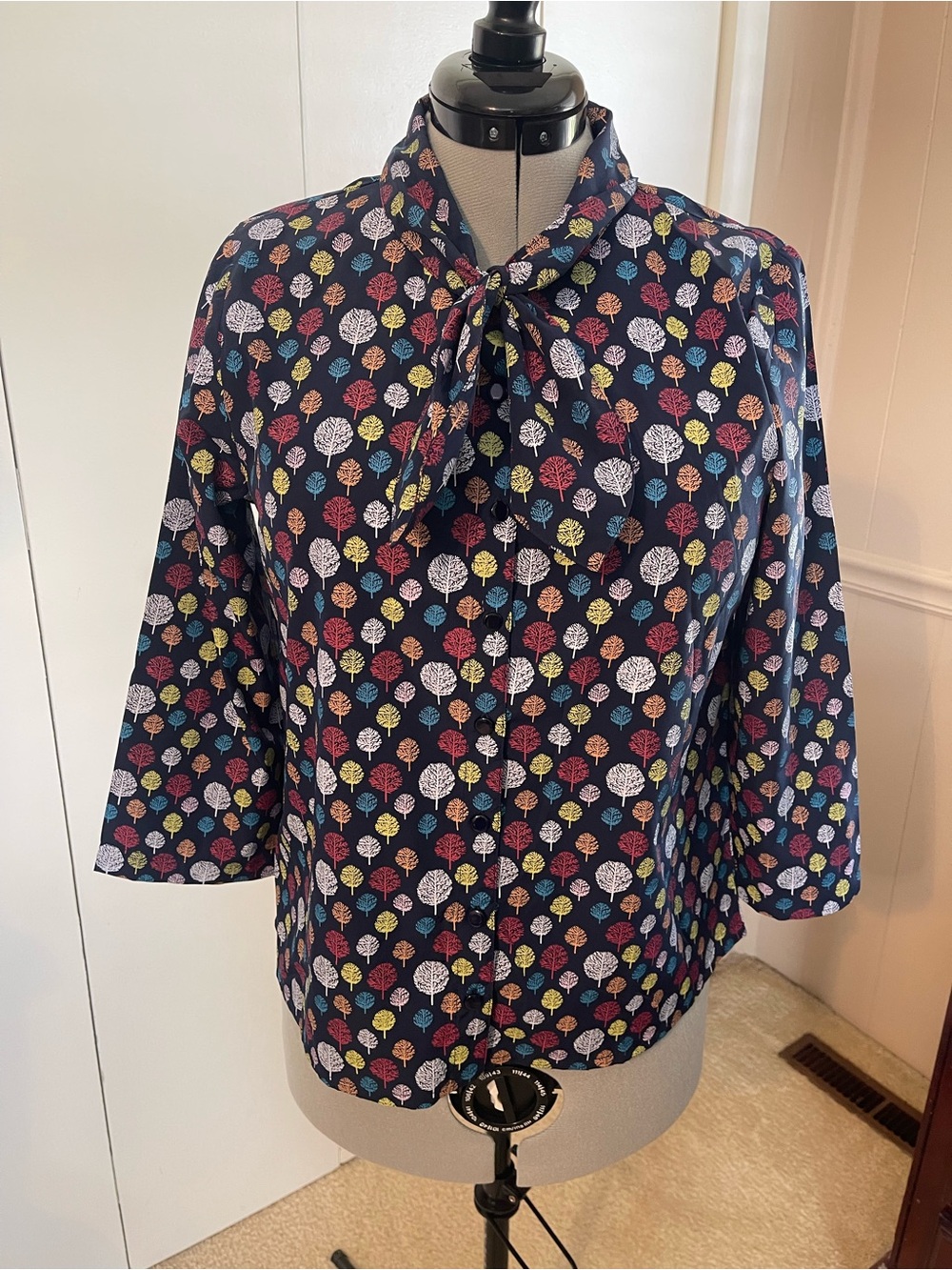 EUC Circus brand Size 16 (Sold through Modcloth) 1940’s inspired Ascot blouse.